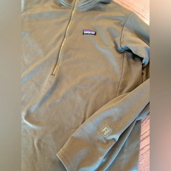 Patagonia Men's Green Zip-Neck Pullover - Picture 3 of 8